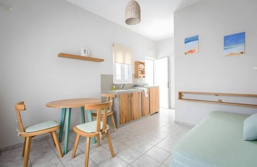 Gavrio Apartment | Studio Apartment 'Semi Basement -Superior Apartment' with Mountain View and Air Conditioning