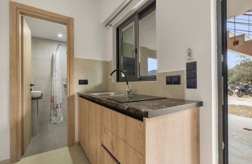 Vlicho Apartment | Studio Apartment 'Sokol Stone House 2' with Mountain View, Wi-Fi and Air Conditioning