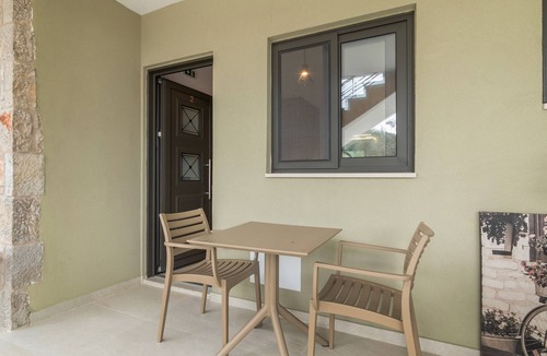 Vlicho Apartment | Studio Apartment 'Sokol Stone House 2' with Mountain View, Wi-Fi and Air Conditioning
