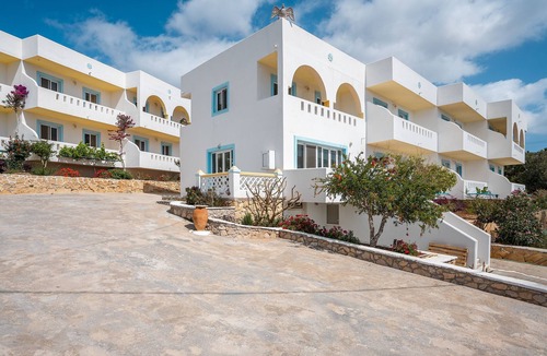 Amoopi Apartment | Studio Apartment 'Studios Fokia Beach 4' with Sea View, Wi-Fi and Air Conditioning