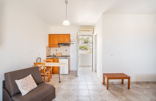 Amoopi Apartment | Studio Apartment 'Studios Fokia Beach 2' with Sea View, Wi-Fi and Air Conditioning