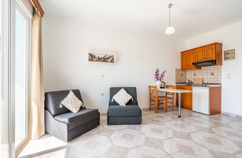 Amoopi Apartment | Studio Apartment 'Studios Fokia Beach 1' with Sea View, Wi-Fi and Air Conditioning