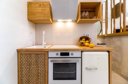 Katomerion Apartment | Studio Apartment 'Studio Yvonne' with Private Pool, Wi-Fi and Air Conditioning