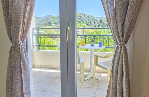 Sidari Apartment | Studio Apartment 'Vintage Resort 16' with Mountain View, Wi-Fi and Air Conditioning