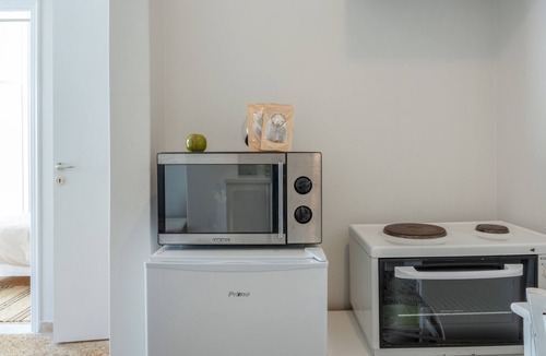 Katapola Apartment | Studio Apartment with Balcony, Wi-Fi and Air Conditioning