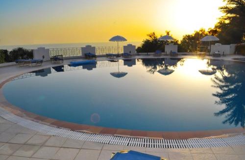 Agios Gordios Apartment | Studio apartments maria with pool in Agios Gordios Beach