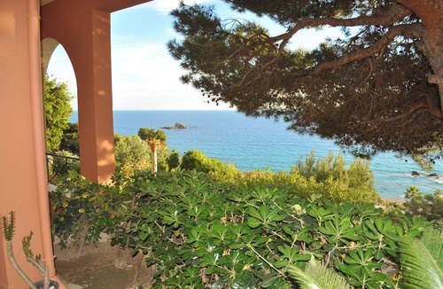 Parelia Apartment | Studio Apartments With Swimming Pool and sea View - Pelekas Beach