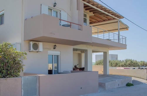 Makry Gialos Apartment | Studio Athena with panoramic view of MakryGialos