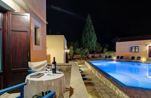 Douliana Apartment | Studio mit zwei Balkonen by Interhome
