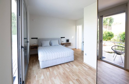 Rio House | Studio Rio: Unique space with garden and garage