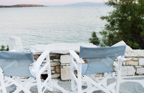 Drios Apartment | studio sleeps 2-3 people garden view (1)