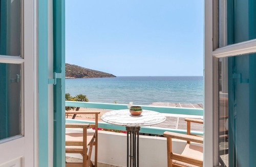 Platis Gialos Apartment | Studio 'Suite 7' with Sea View, Wi-Fi and Air Conditioning