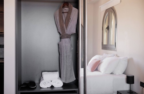 Dafnata Hotel | Studio with Garden View and Communal Pool