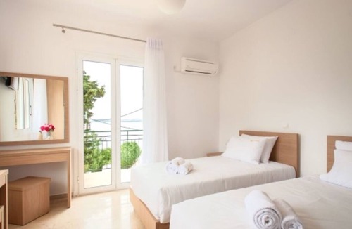 Lassi Apartment | Studio with sea view (Unit B)