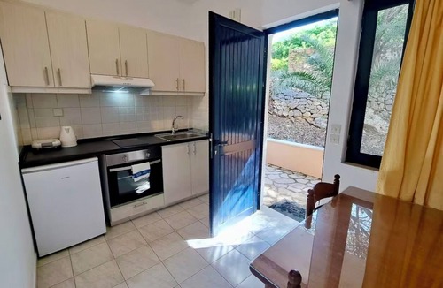 Almiros Beach Apartment | Studios & apartments complex with Large Pool & Panoramic sea and nature views