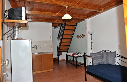 Zakynthos Town Hotel | Studios Dimitris Giatras
