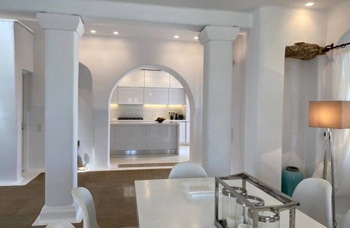 Little Venice Villa | Stunning Villa with Infinity Pool in Mykonos