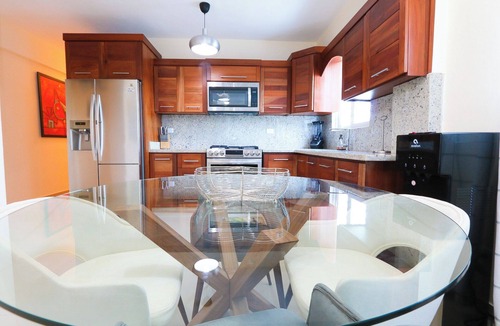 San Cristobal Apartment | STUNNING 2-BR 2-BATH APT W/AC GARAGE & ROOF TOP