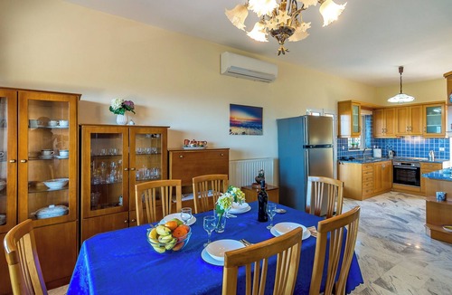 Polemarchi Apartment | Stunning Views Flat w. Pool, Explore Crete’s Bestnn