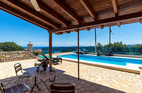 Polemarchi Apartment | Stunning Views Flat w. Pool, Explore Crete’s Bestnn
