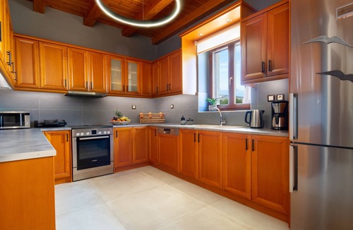 Prines Villa | Stunning Views Stone Villa | Stoneville