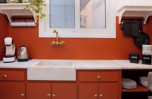 Athens City Centre Apartment | Stylish 2BR Koukaki | Balcony & Work-Friendly Desk