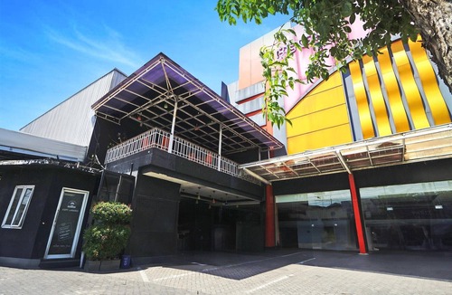 Malang House | Stylish DBL Suite Escape W/Free WiFi and Parking