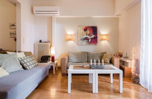 Exarhia Apartment | Stylish flat with veranda in the heart of Athens