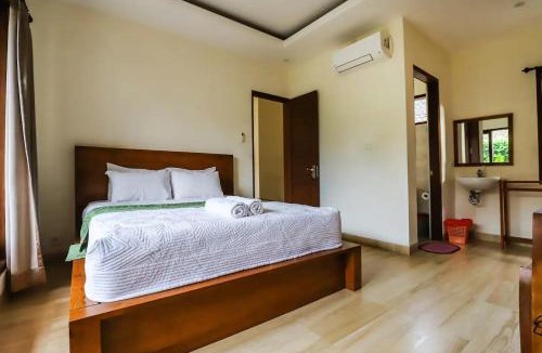 Peliatan House | Stylish Hotel-style Room Near Pool in Ubud Central