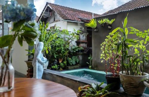 Peliatan House | Stylish Hotel-style Room Near Pool in Ubud Central