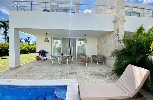 El Soco Villa | Stylish Spacious Villa Pool Hot tub Near The Beach