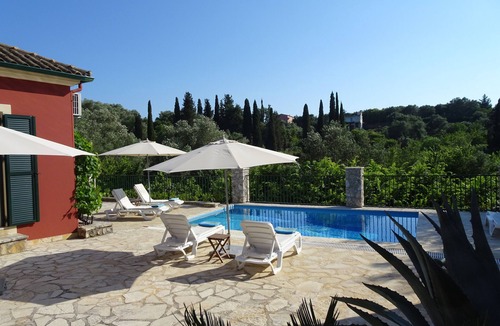 Agios Ioannis Villa | Stylish villa, central & quiet, priv. pool, sun terrace,10 min to the beach!