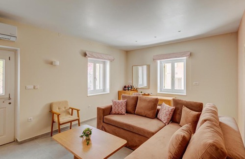 Ermoupoli Apartment | Suite Dreams