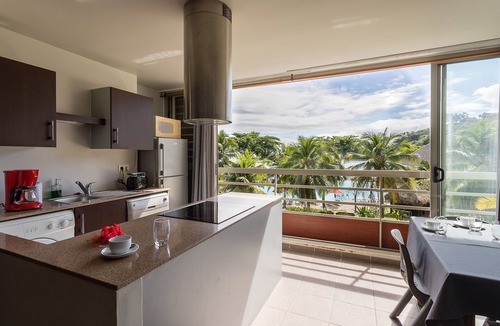 Arue Apartment | Suite F2 Arue Tahiti seaside free access swimming pool spa gym