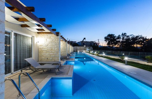 Plaka Apartment | Sun and Sea Plus Resort