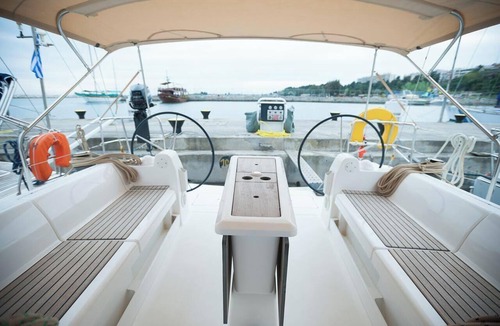 Nikita Boat Rental | Sun-Kissed Sailing: A Luxurious Beach Experience in Nikiti, Macedonia