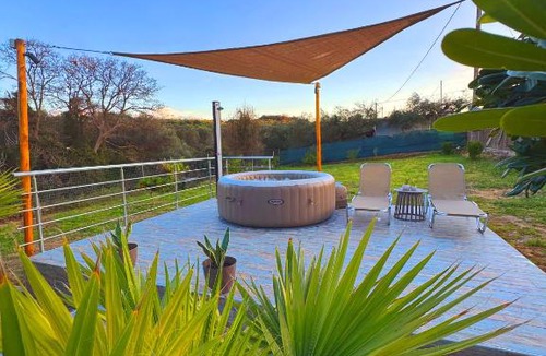 Kato Stalos House | Sun-sevieria 5 ' from the beach.