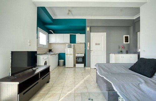 Koukaki Apartment | Sunny Penthouse in Koukaki - Next to Acropolis
