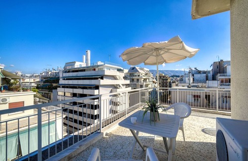 Koukaki Apartment | Sunny Penthouse in Koukaki - Next to Acropolis