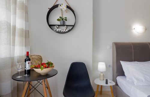 Topeiros Apartment | Sunny Studios 1