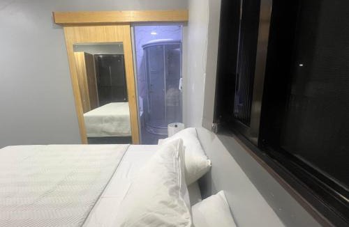 Nadi House | SUNRISE - Deluxe Master Bedroom