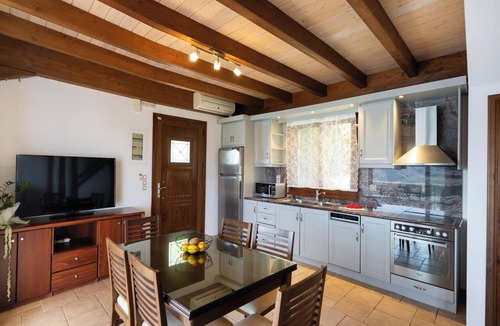 Pondi Villa | Sunrise View - Two Bedroom Villa, Sleeps 4