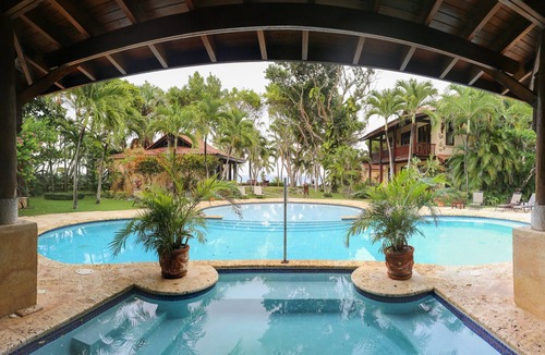 Cabrera Villa | Sunrise Villa - An affordable beachfront gathering place for family and friends