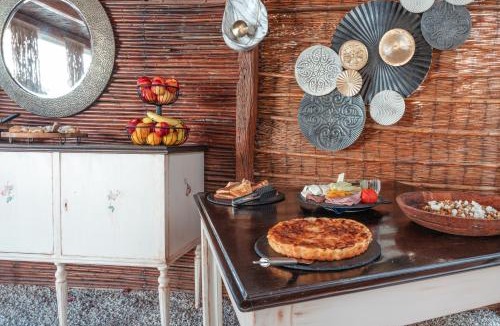 Agios Prokopios Apartment | Sunrock Suites - Villa Pansy