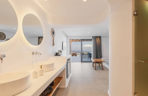 Plintri Hotel | Sunset Hill Suites