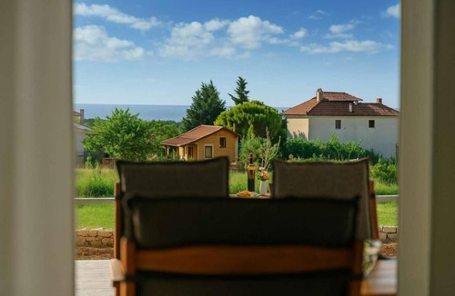Nea Propontida Apartment | Sunset Sea View Cottage Apartment with Sea View, Wi-Fi, and Air Conditioning