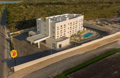 Pepillo Salcedo Hotel | Super 8 by Wyndham Manzanillo