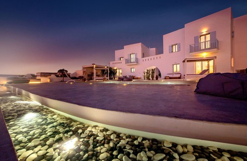 Agia Anna Villa | SUPERB NEW VILLA WITH POOL, CLOSE TO THE BLUE FLAG BEACH IN AGIA ANNA NAXOS
