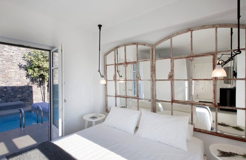 Fira Villa | Superb Santorini Suite | The Velvet Suite | 2 Bedrooms | Outdoor Shaded Living
