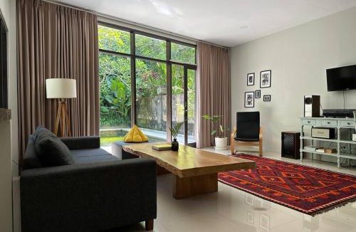 Suraberata Villa | Surf House Santai Villa Balian